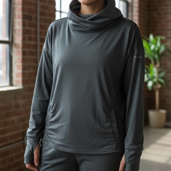 Columbia Tops - NWOT Columbia Pine Street Split Cowl
Neck/Split Back Athletic Pullover • XS